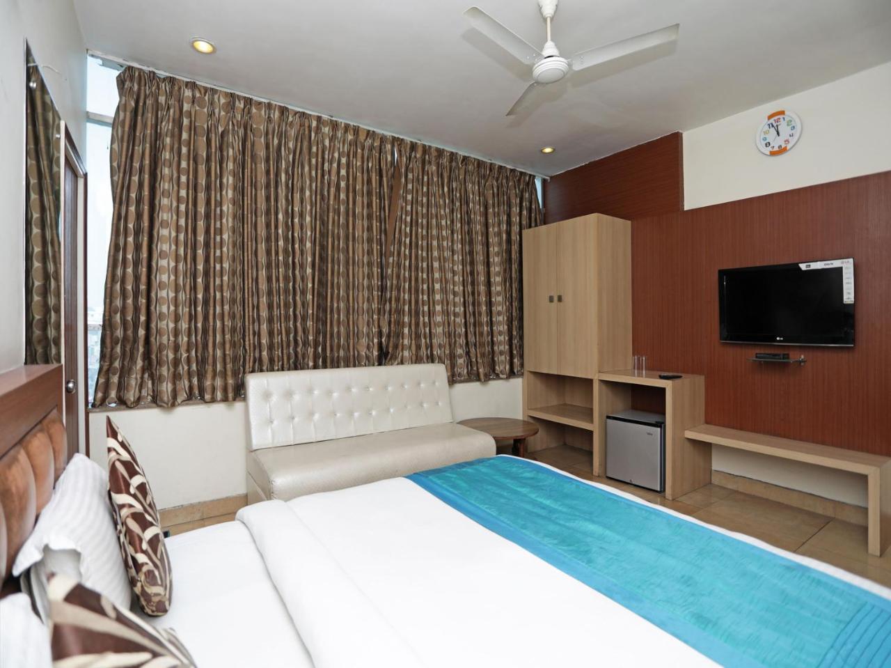 Oyo 1524 Hotel Vaani Continental Kanpur Exterior photo